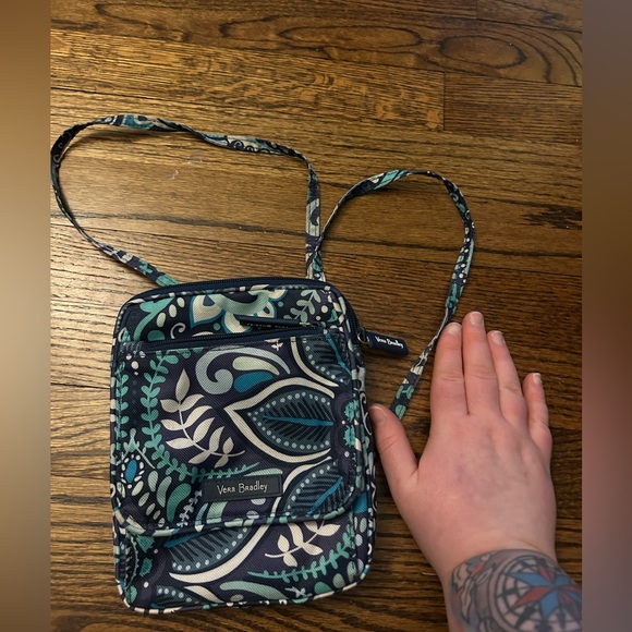 Vera Bradley Lighten Up Mini Hipster - Picture 6 of 6